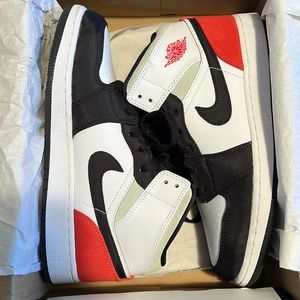 Air Jordan 1 Mid SE